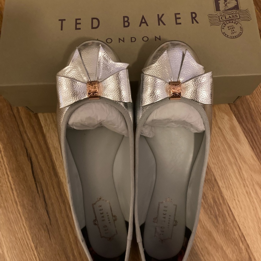 Ted baker sually silver flats WORN ONCE 8.5